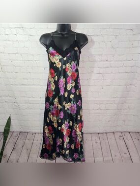 VtG Gold Label Victoria's Secret Moody Floral Black Slip M Lace Trim FairyGrunge